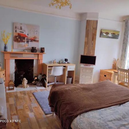 Magnolia House Guest Accommodation 팰머스 외부 사진