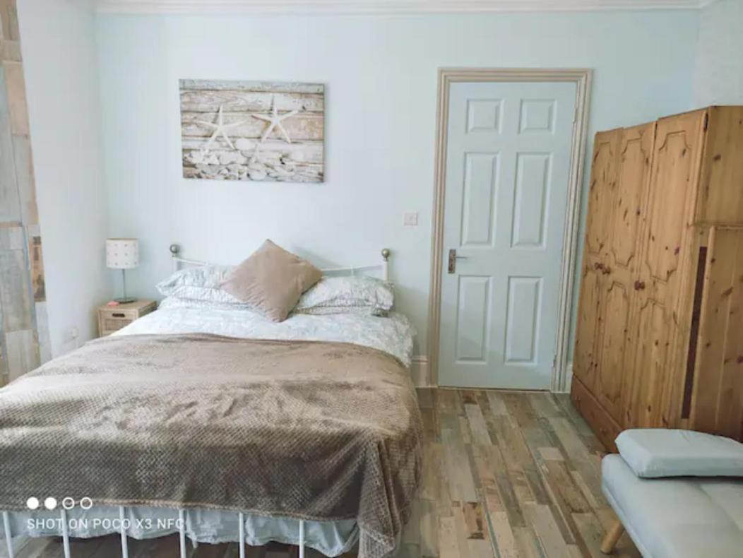 Magnolia House Guest Accommodation 팰머스 외부 사진